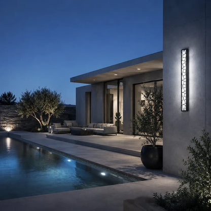 Linear Luxe™ Outdoor Sconce