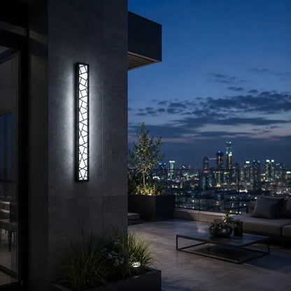 Linear Luxe™ Outdoor Sconce