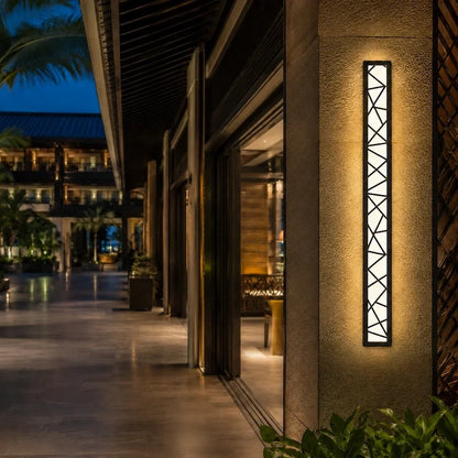 Linear Luxe™ Outdoor Sconce