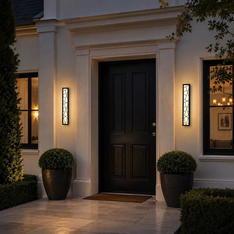 Linear Luxe™ Outdoor Sconce