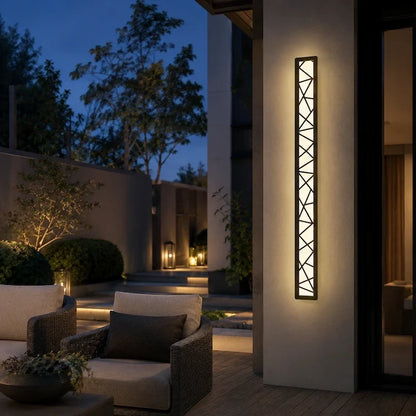 Linear Luxe™ Outdoor Sconce