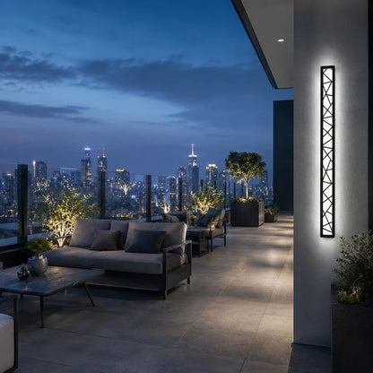 Linear Luxe™ Outdoor Sconce