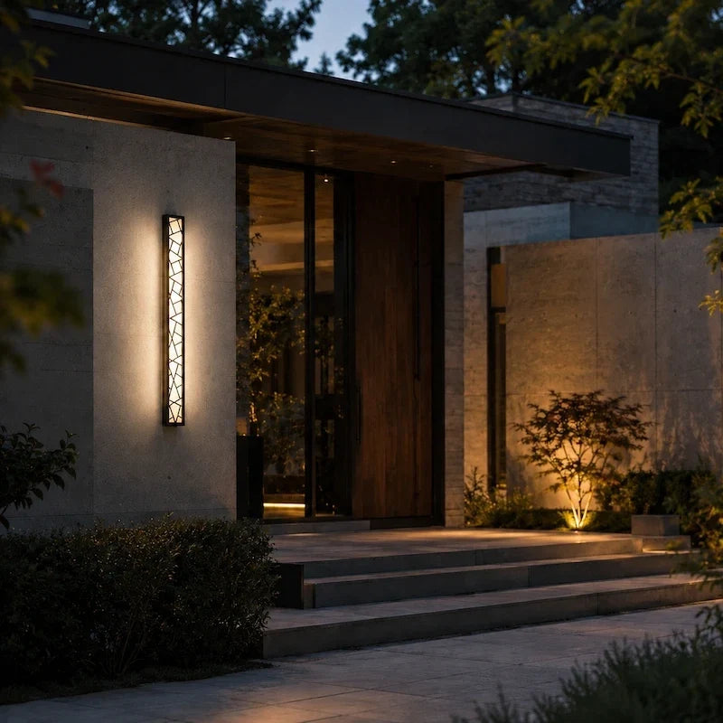 Linear Luxe™ Outdoor Sconce
